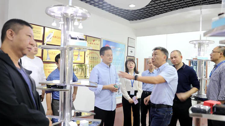 市政協副主席、九三學社郴州市委主委潘執坤一行調研炬神電子